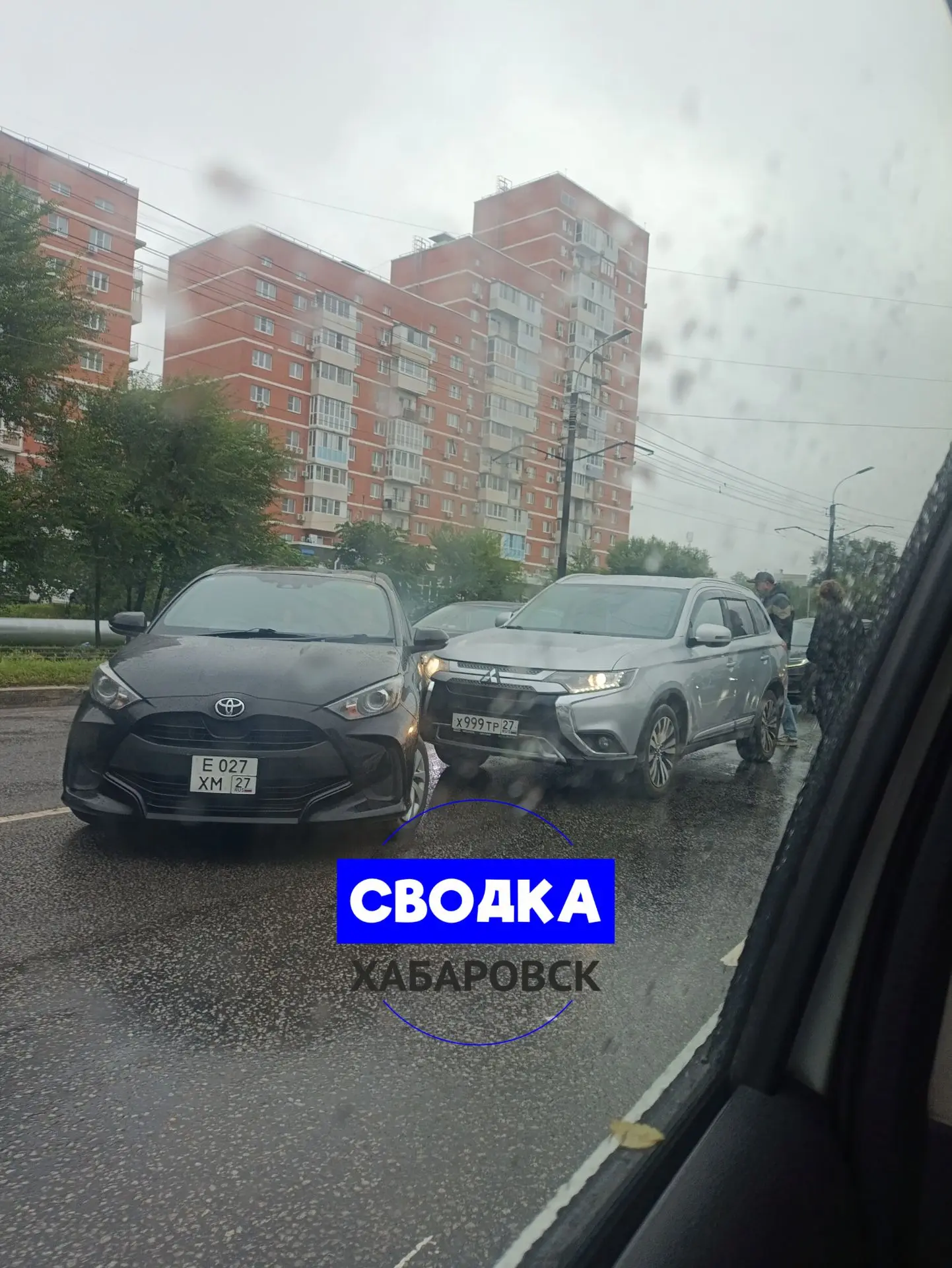 ДТП только что, на Краснореченской, в сторону центра. Перед колледжем.
