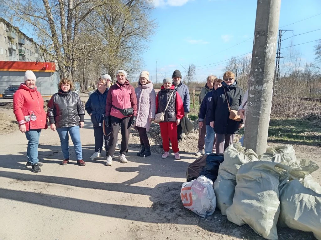 ✨ 25 апреля Всероссийский субботник✨.                             Сотрудники МОУ школа-...