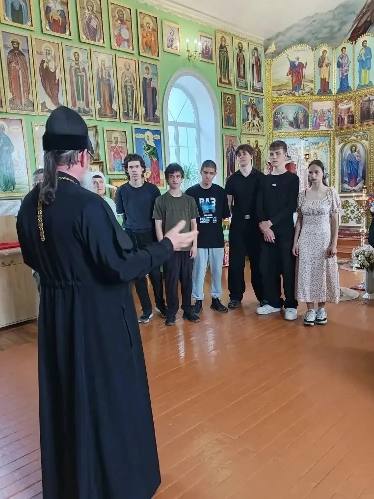 🕊️ «Святые смыслы 3D»: студенты техникума посетили храм  11 мая студенты, проживающие в общежитии Ко