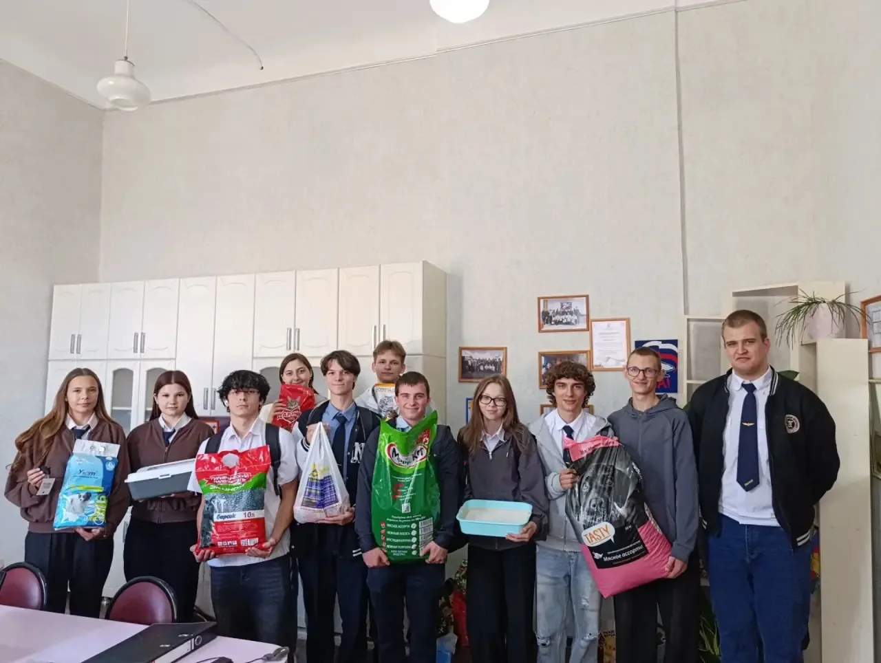 Доброта в действии: студенты ТТЖТ поддержали приют «Пушистые лапки»! 🐾