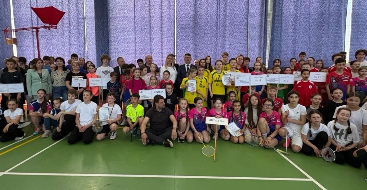 🏸 В районе стартовало первенство по бадминтону  С участием председателя Федерации бадминтона Татарст