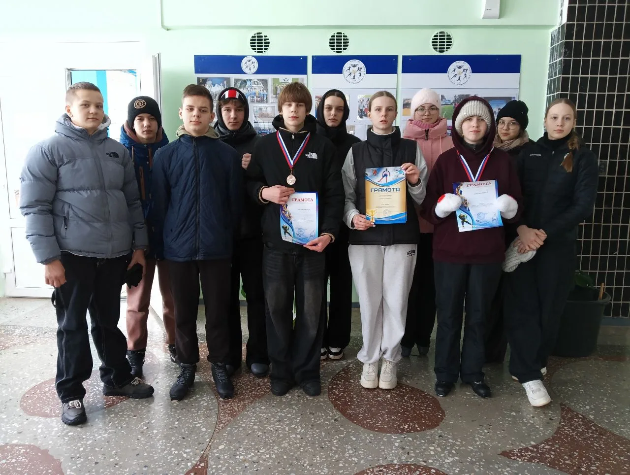 ⛷️ Муниципальные соревнования по лыжным гонкам — в копилке школы серебро!  10 февраля сборная 8-х кл