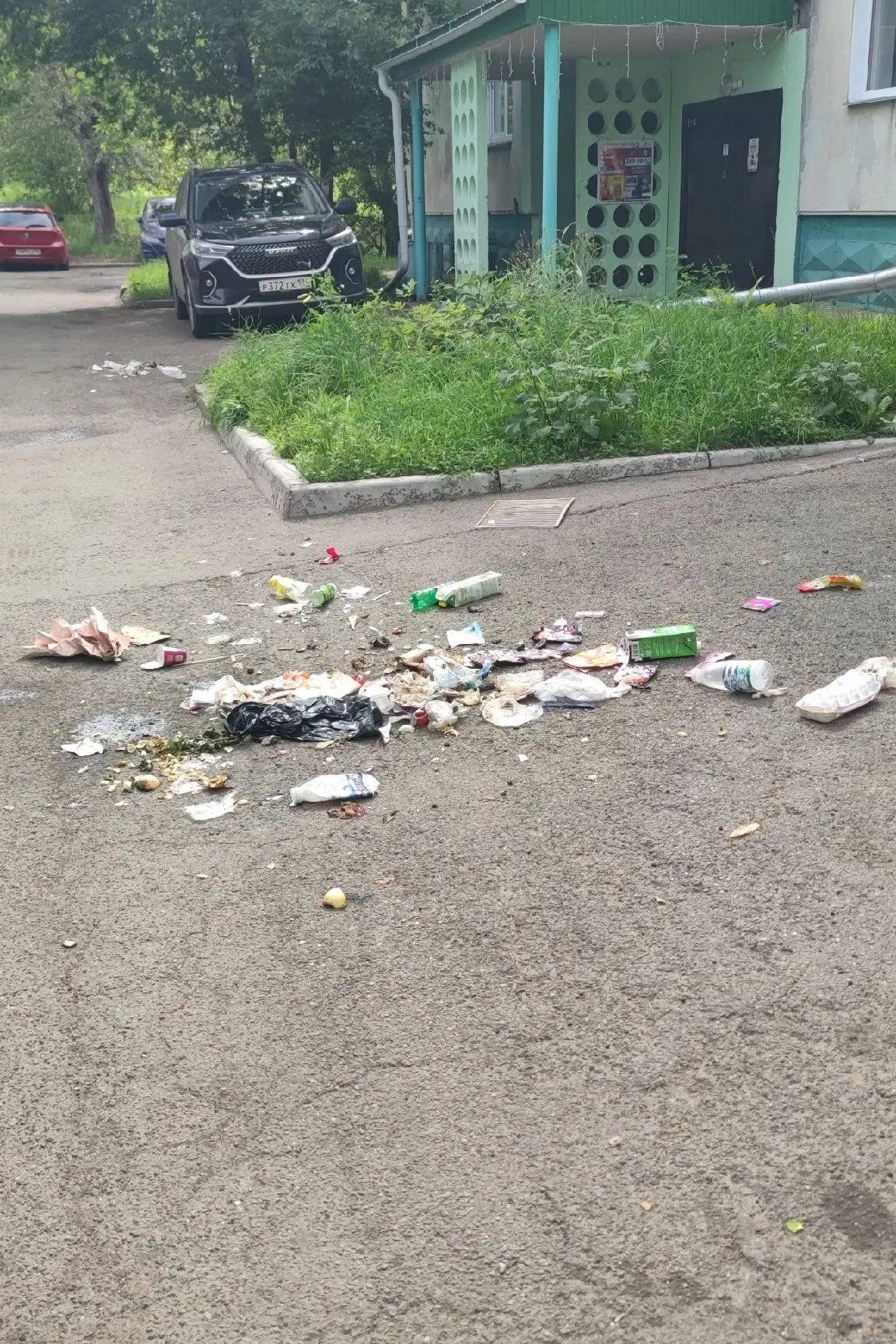 ⚡️ 25.07.2026 вот так сегодня вывезли мусор Ленинского комсомола 8,плюсом возле каждого подъезда вон