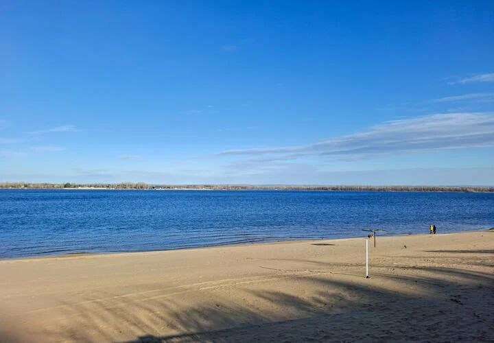 🏖 Пустой пляж Анапы. Проезд к «Тортуге» в Витязево перекрыли в разгар сезона: люди тре...