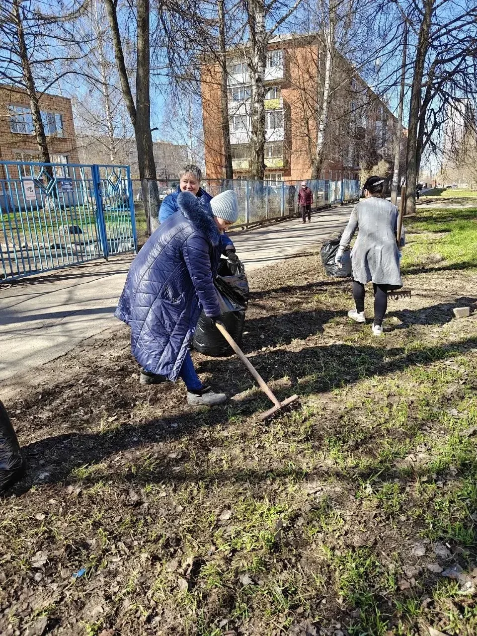 В нашем детском саду прошли традиционные весенние субботники.