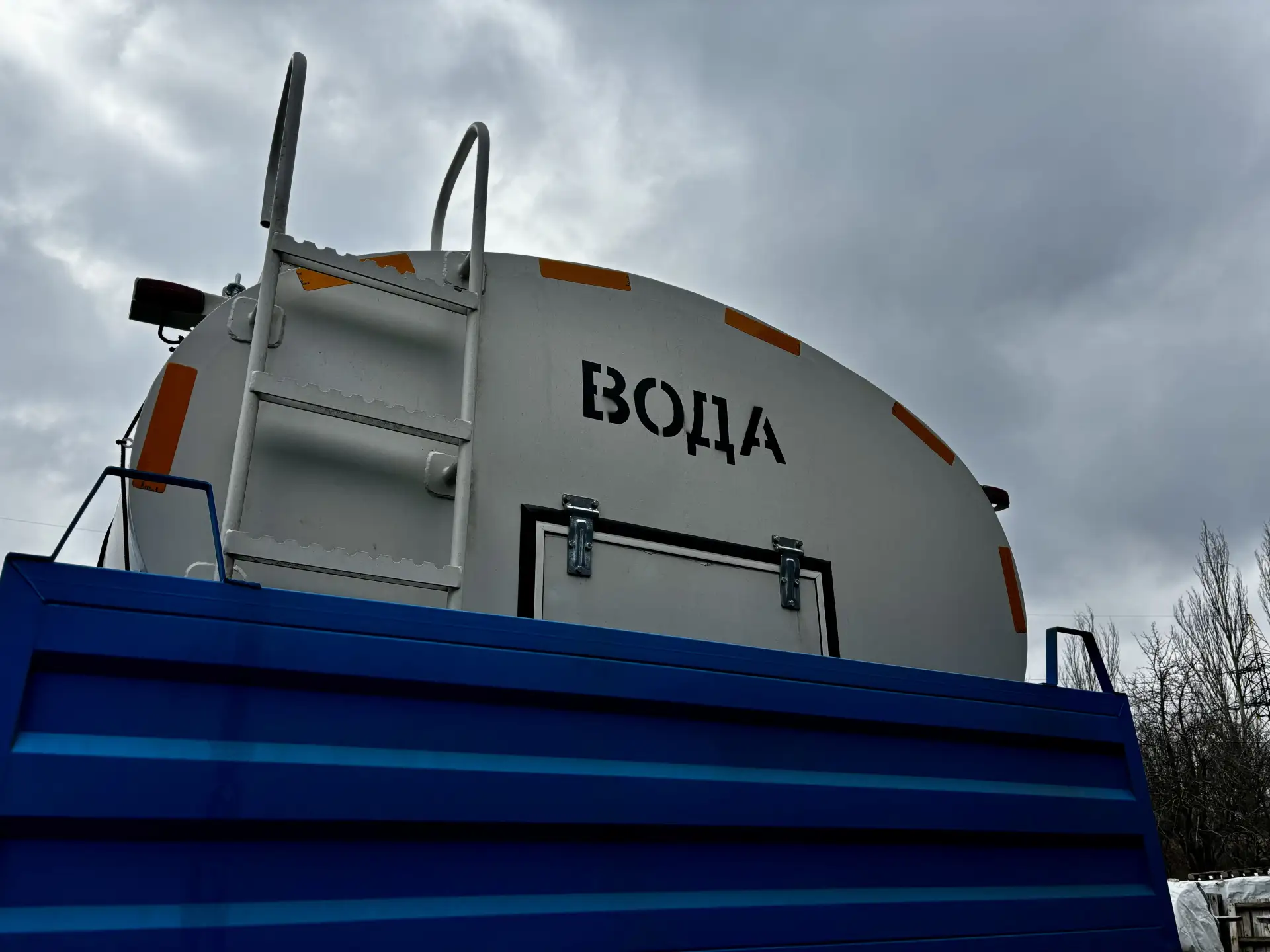 Очередная партия новых водовозов пополнила автопарк ГУП  ДНР "Вода Донбасса"  В марте получено 20 ма