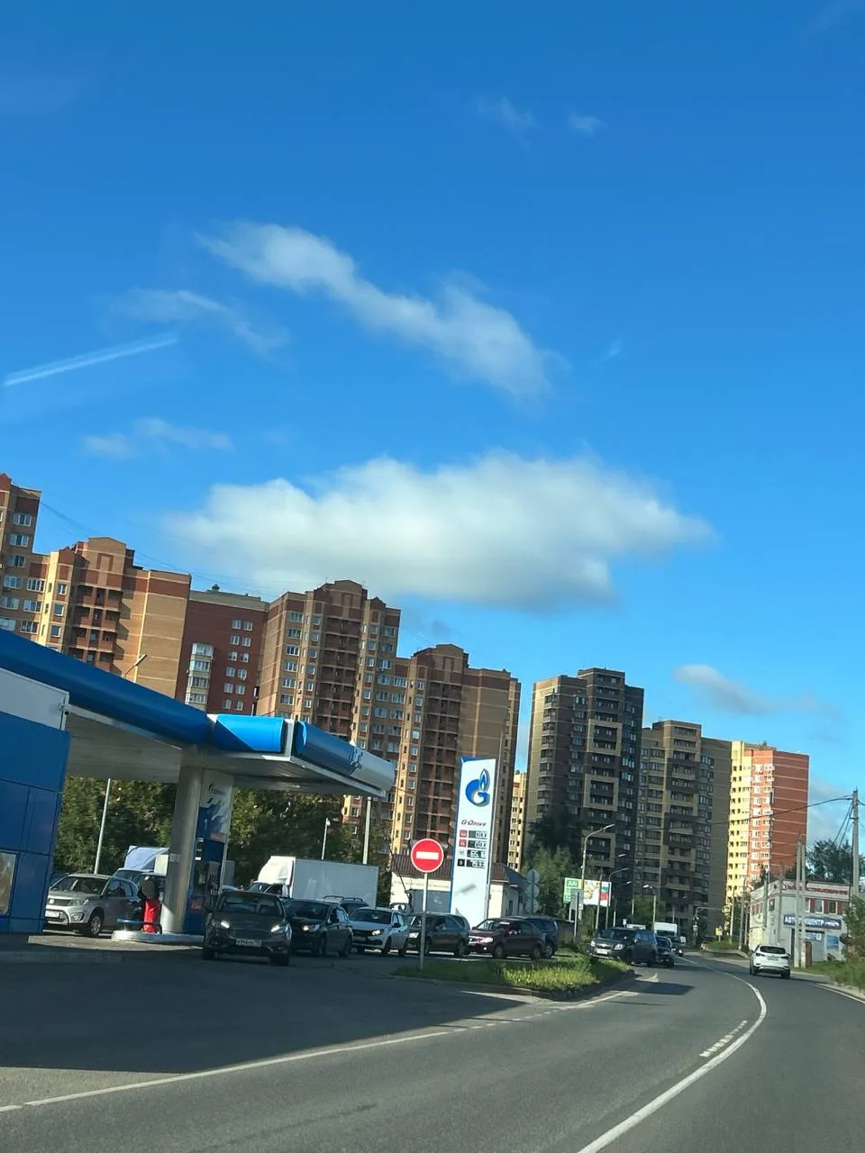 На газпроме у Гагаринской 92 и ДТ, очередь на 20-25 минут ⚡️