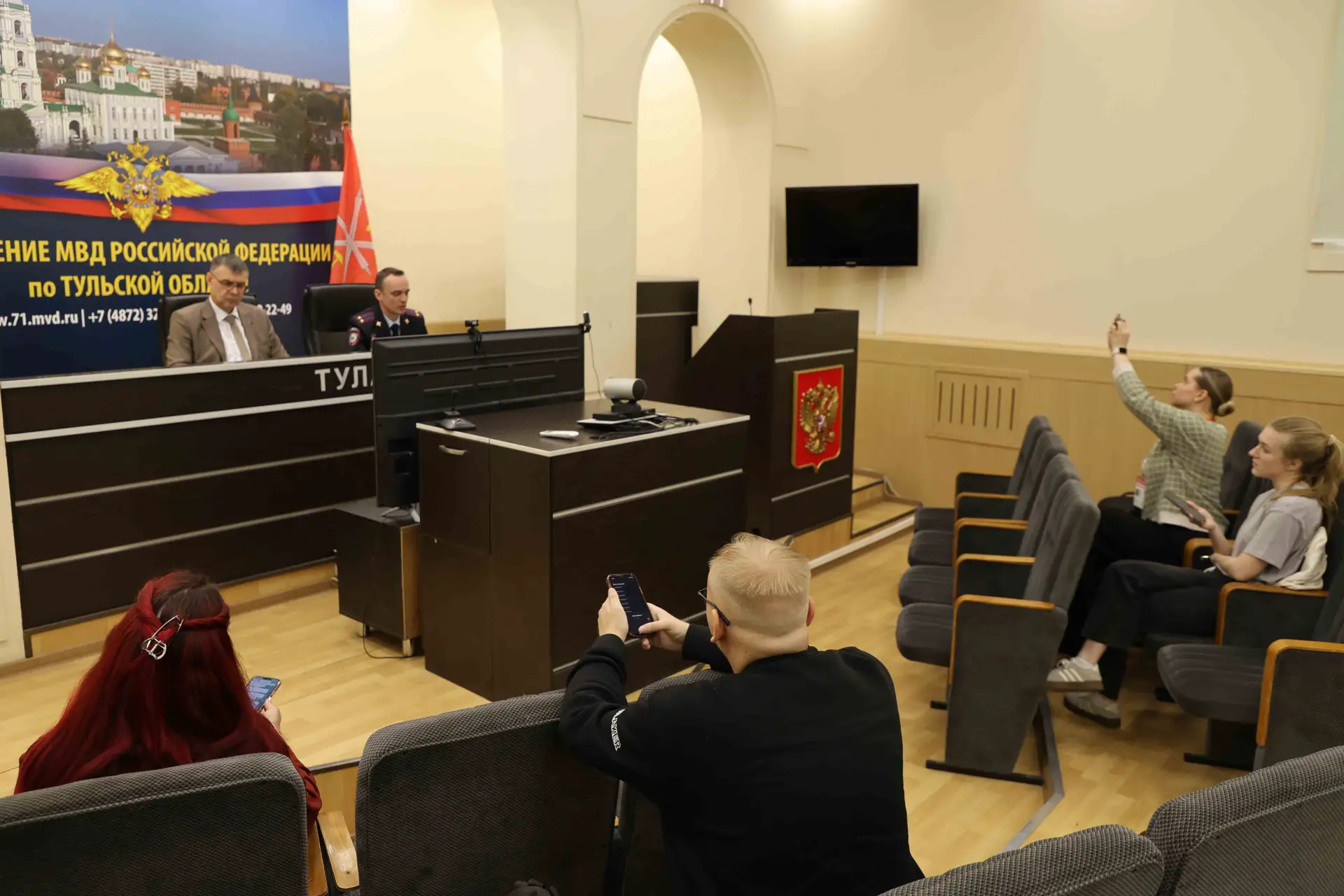 В УМВД России по Тульской области прошел брифинг, посвященный борьбе с IT-преступлениями и защите сб