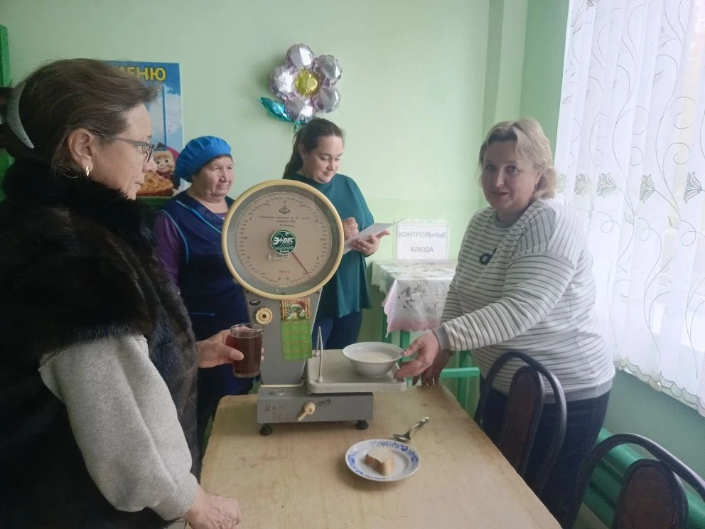 16 февраля 2026 года в школе прошел родительский рейд контроля школьного питания.