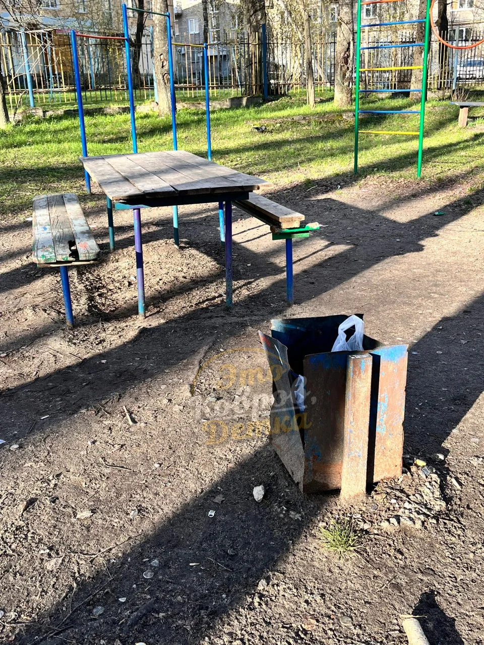 ❗ Детская площадка в центре города  Координаты: 56.351909, 41.310368. Она находится в окружении вось