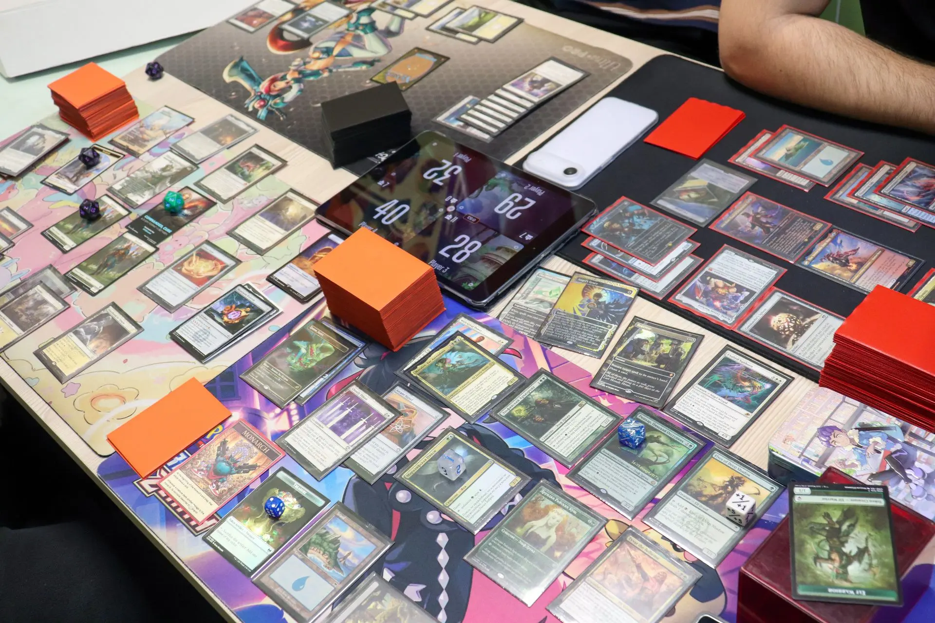 Наши фотокарточки из этой пятницы! ✨ Поиграли Magic: The Gathering, а также начали захв...