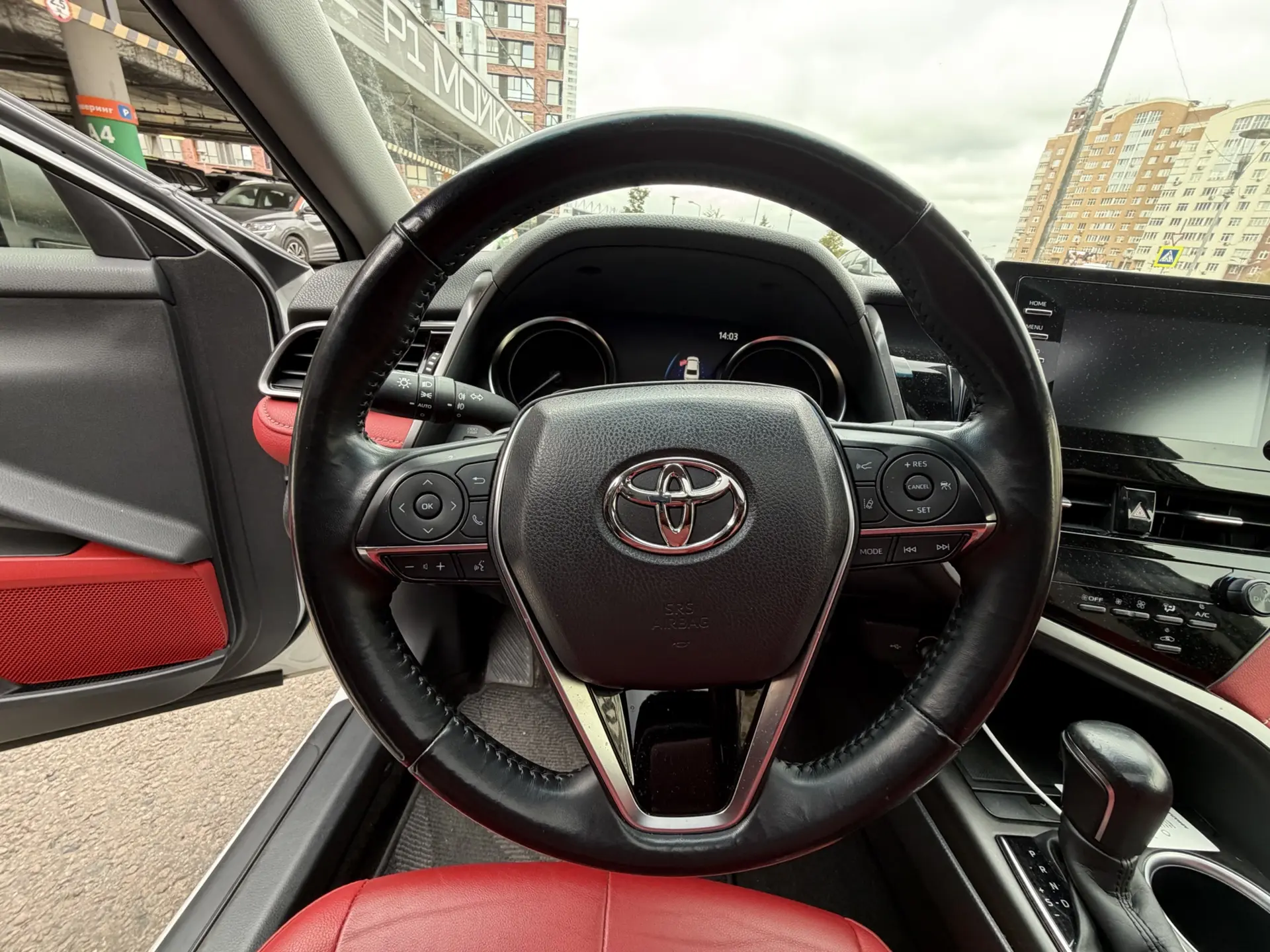 В Москве осмотрели и проверили для заказчика Дубайскую Toyota Camry 2022 года с мотором...