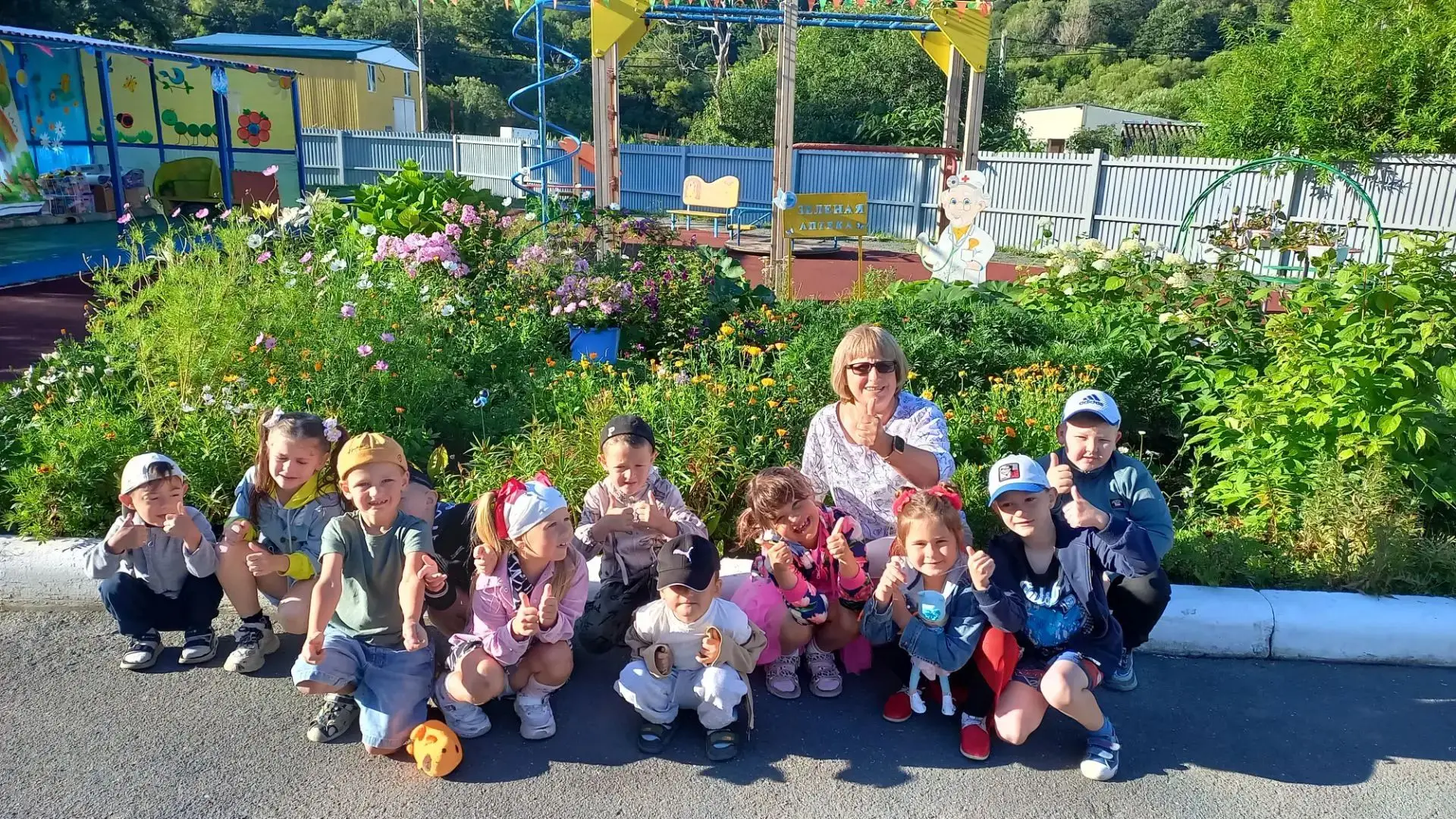🪁🌞Бодрое утро: как зарядка на улице превращает малышей в супергероев🌞🪁