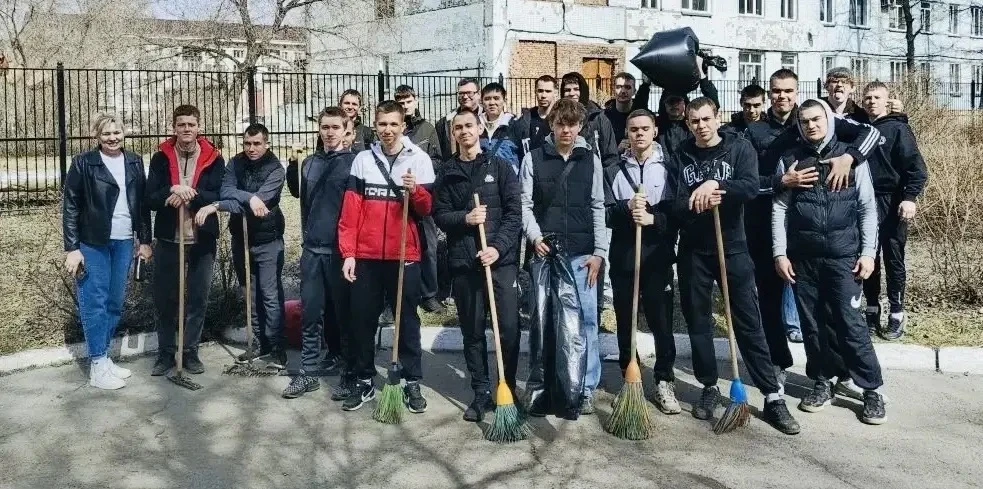 🌿🐝Весна начинается здесь: месячник  благоустройства в нашем колледже продолжается…  ➡️Еще в начале а