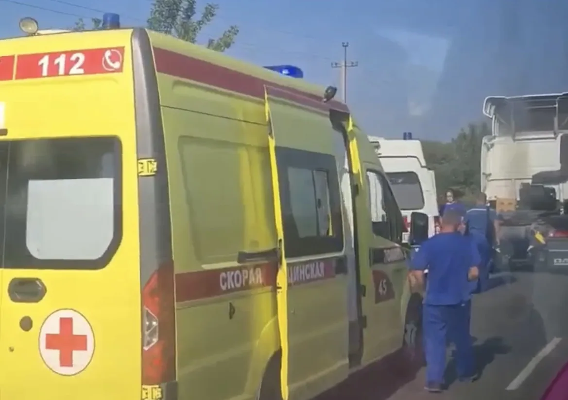 Два человека пострадали в ДТП в районе садоводства «Мичуринец»

На месте аварии работали две бригады