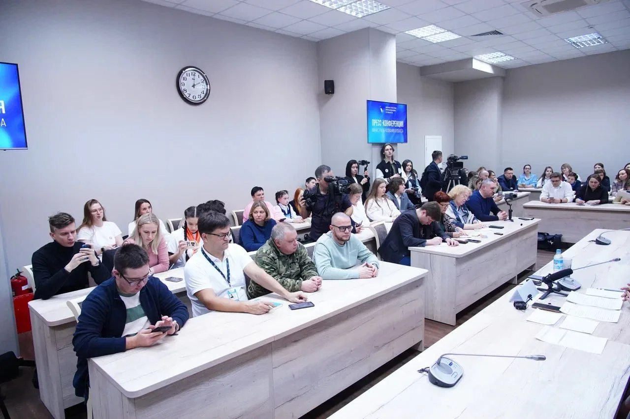 Провела первую в 2026 году пресс-конференцию. С представителями СМИ, блогерами и юнкорами детских и 