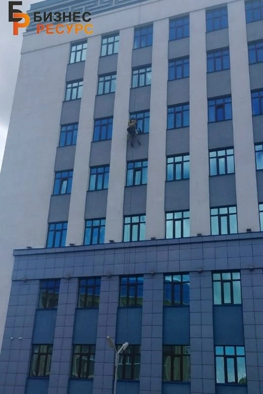 🏢 Высота — не проблема, когда за дело берутся профессионалы!
