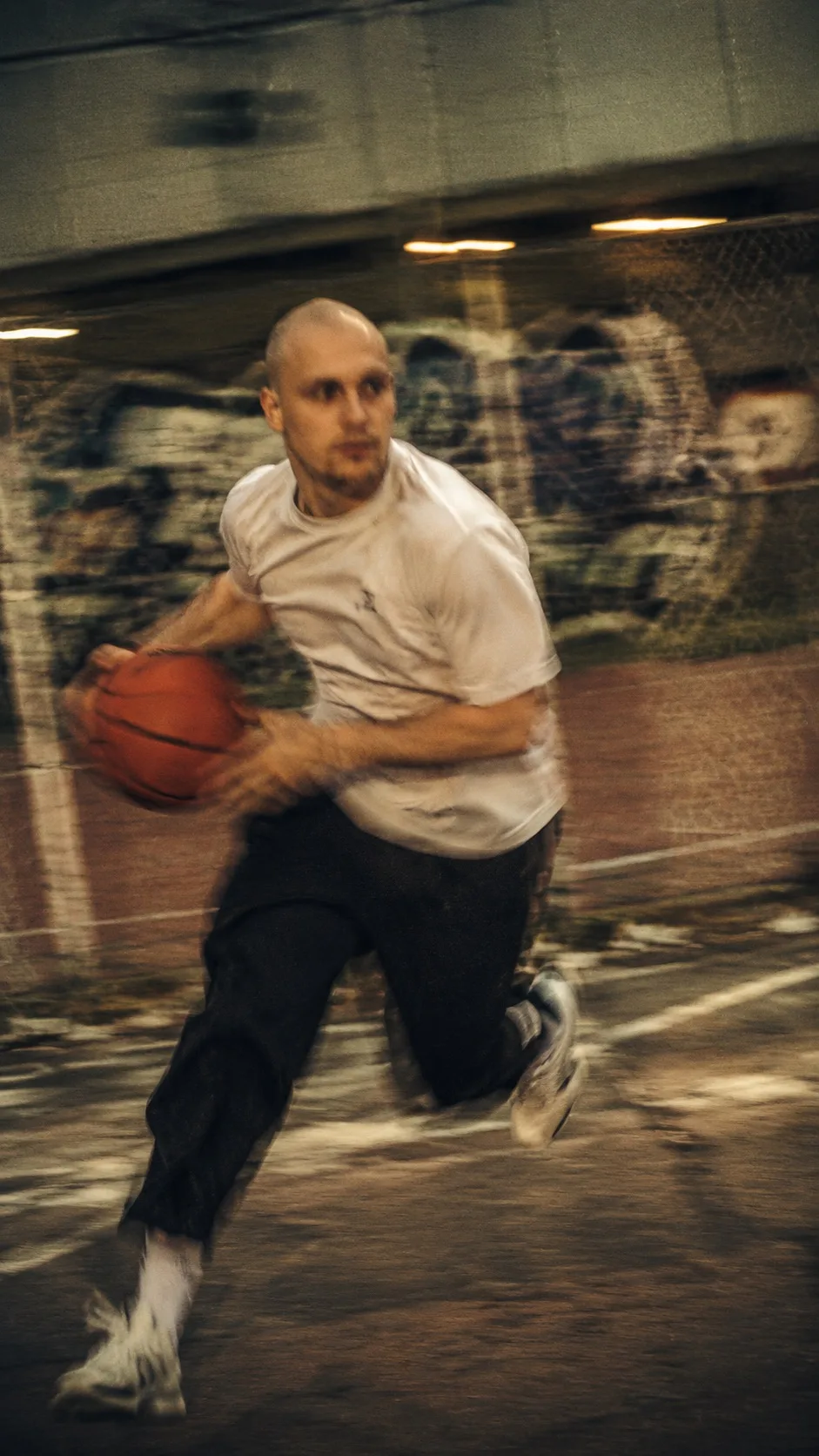 🏀 Хочешь получить такую же эффектную спортивную фотографию?

Загрузи своё фото в нашего бота «Синяк