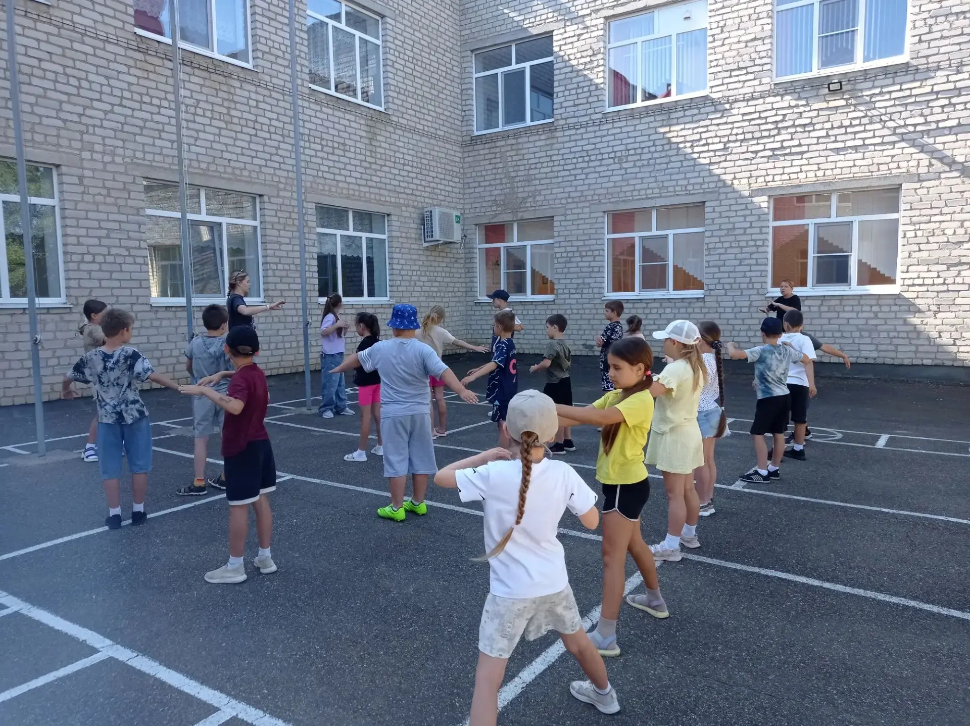 15 день в ЛДП "Планета детства"👦👧

День начался с зарядки 💪затем прошла организационная линейка.
