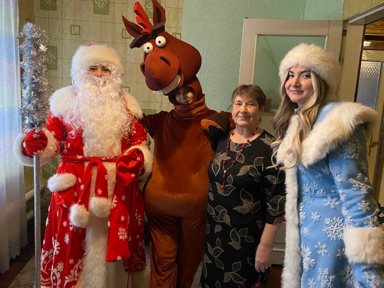 🎅🎄24 декабря педагоги МБОУ ДО «Починковский ЦДО» поздравили ветеранов педагогического труда с наст