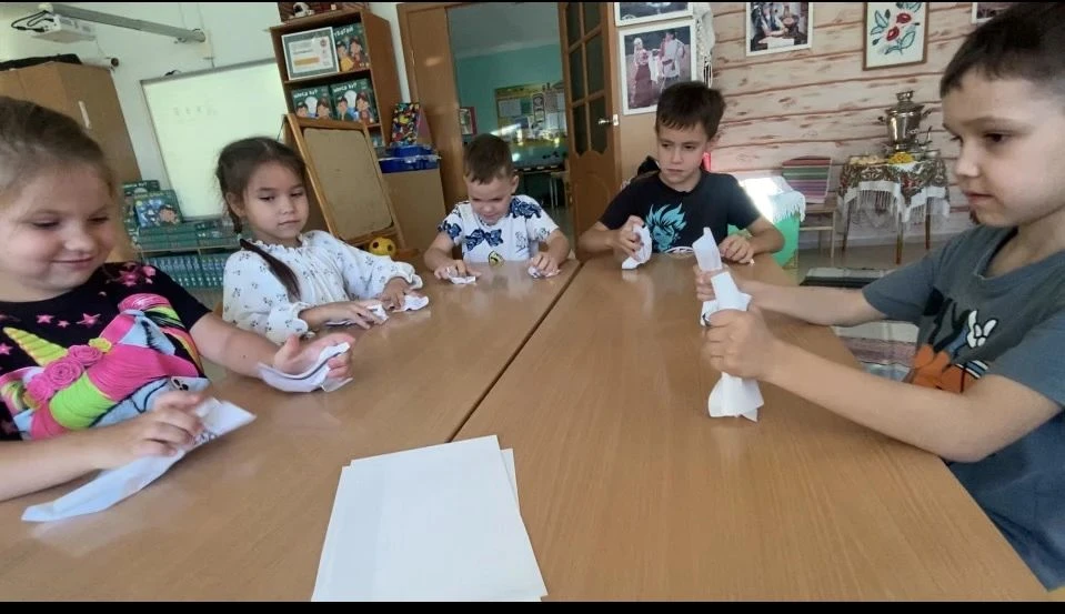 Кружок «увлекательные нейроигры»: межполушарные дорожки, развитие мелкой моторики, глаз...