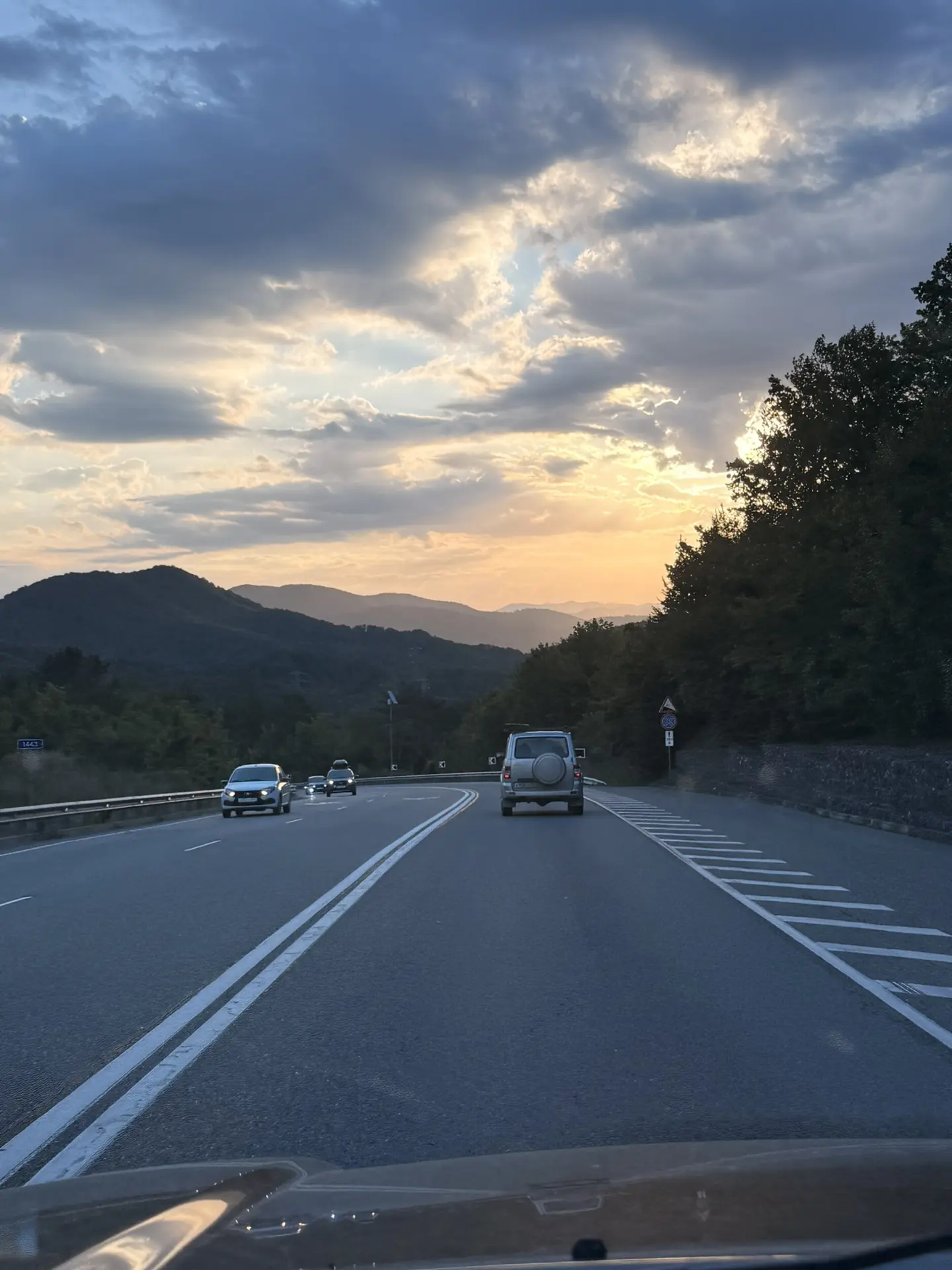 6:00 Движение по трассе в сторону моря 🚘