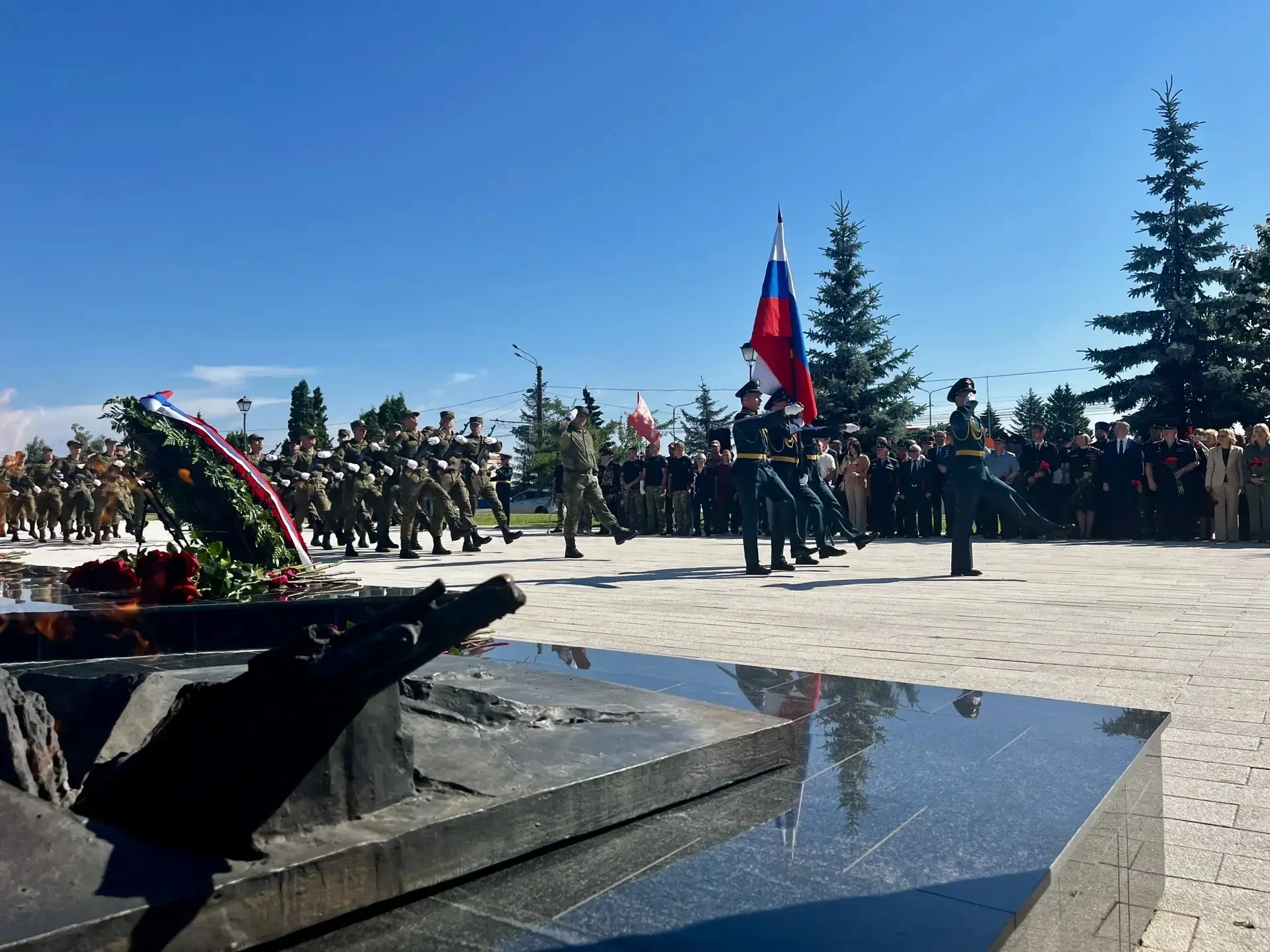 В День памяти и скорби военнослужащие и сотрудники  Росгвардии приняли участие в памятн...