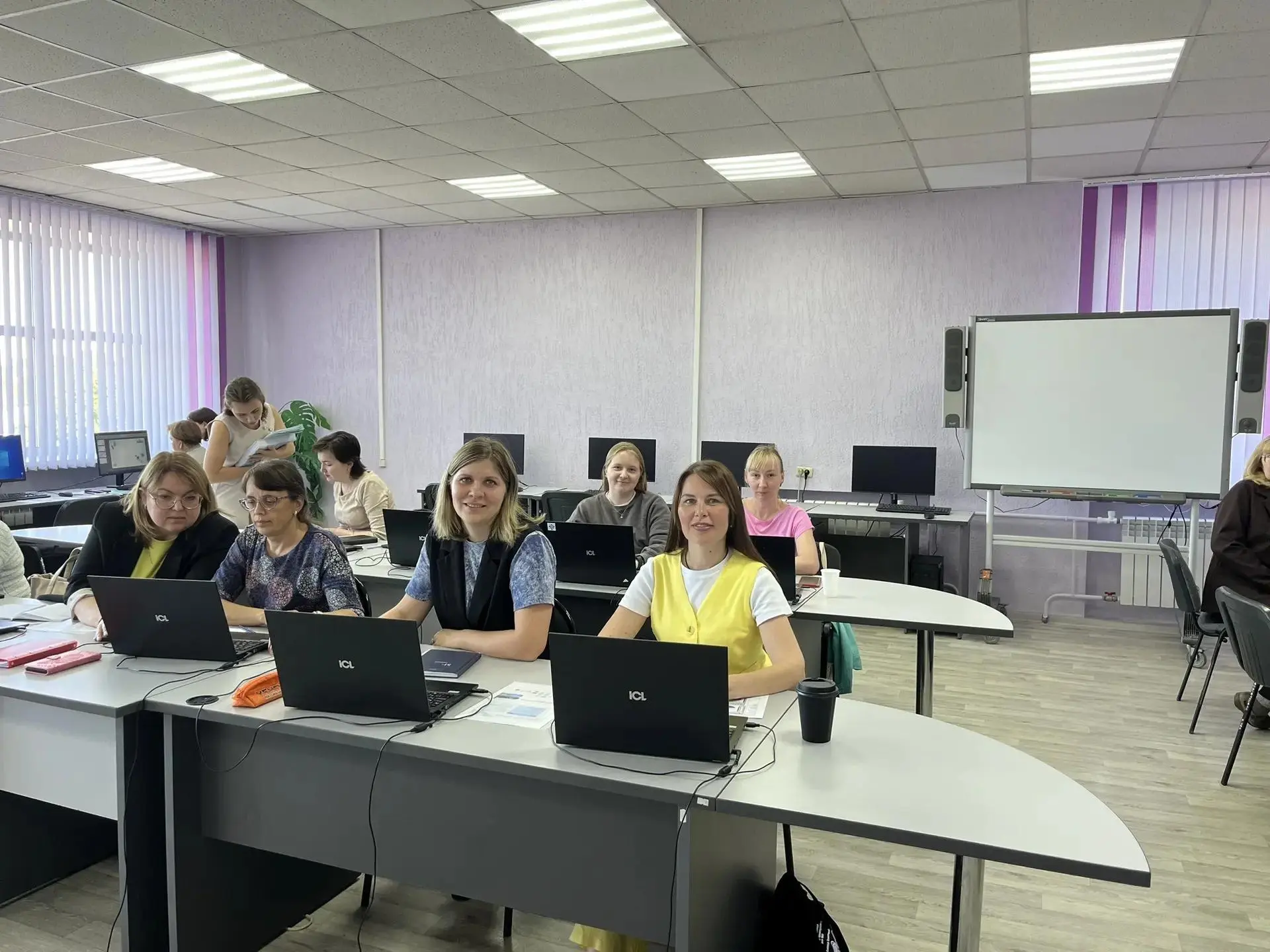 Коллектив МБОУ МУК № 4 г. Кирова постоянно совершенствуется и лето-отличное время для повышения квал