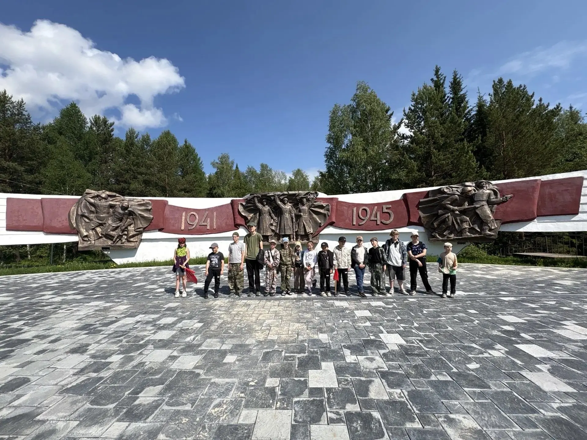 🌲 15 июня в нашем лагере прошёл день, посвящённый туризму! 🎒
Отряд «Щит» с самого утра отправился 
