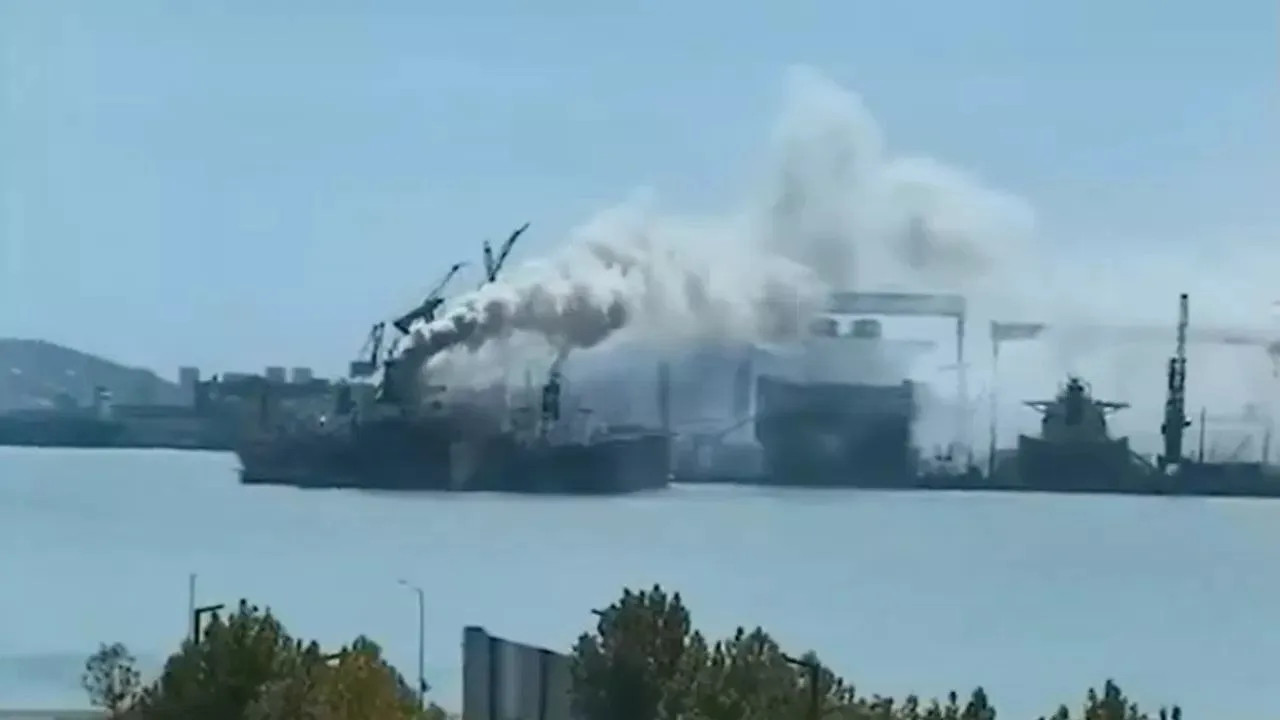 Пожар на судне в китайском порту Циндао унес жизни 25 человек.