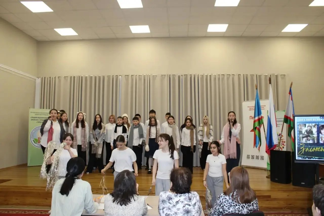 🎶 13–14 марта в нашей школе прошёл общешкольный конкурс песен «Есть только миг: 100 лет вдохновения»