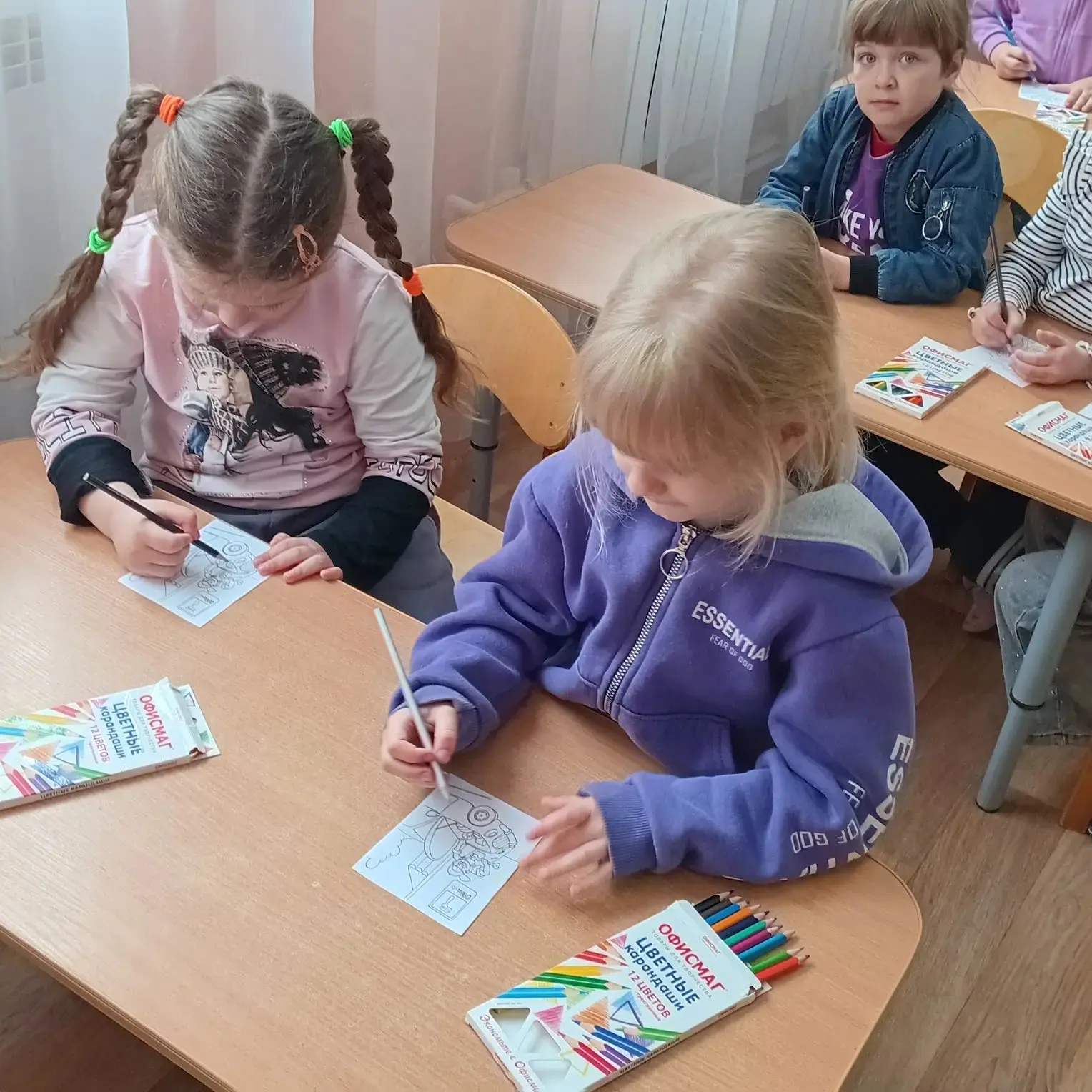 Сегодня в старшей группе "Солнышко" дети отправились в увлекательное путешествие - в  с...
