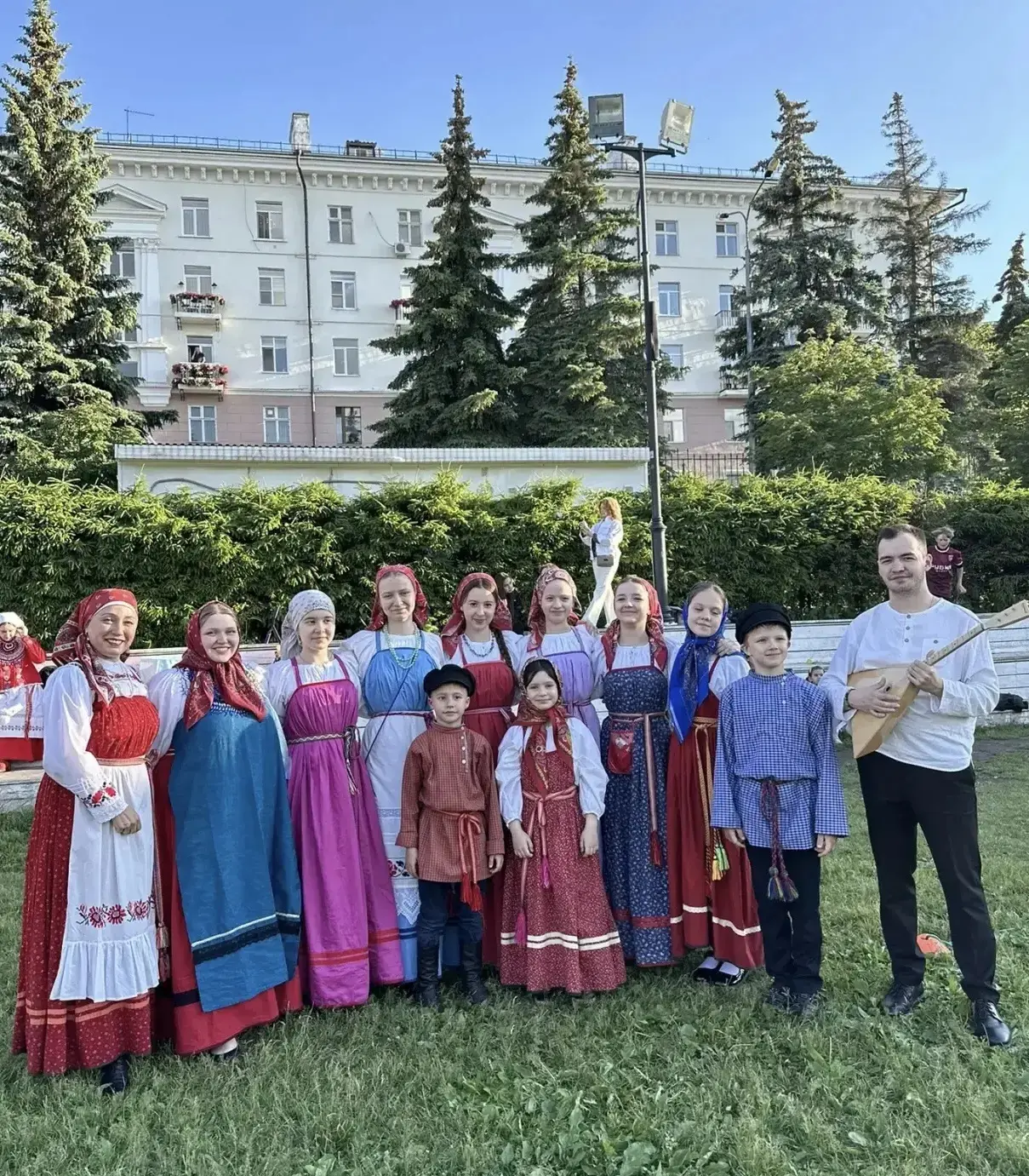 3 июня ансамбль «Млада» Детской музыкальной школы N20 Приволжского района г. Казани при...