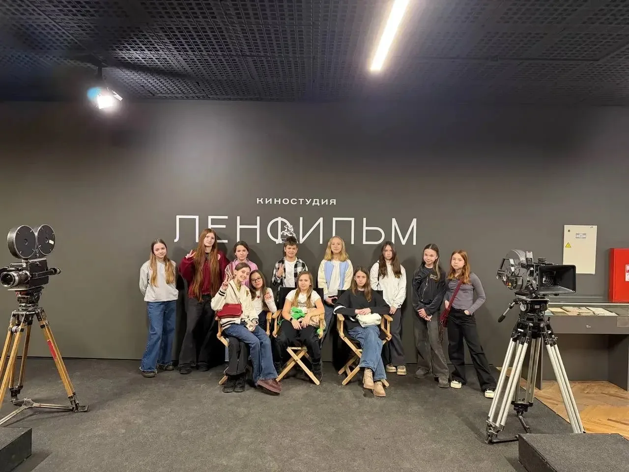 Продолжаем музейные приключения! 💫  5 «А» на легендарном «Ленфильме»!  В рамках Единого музейного дн