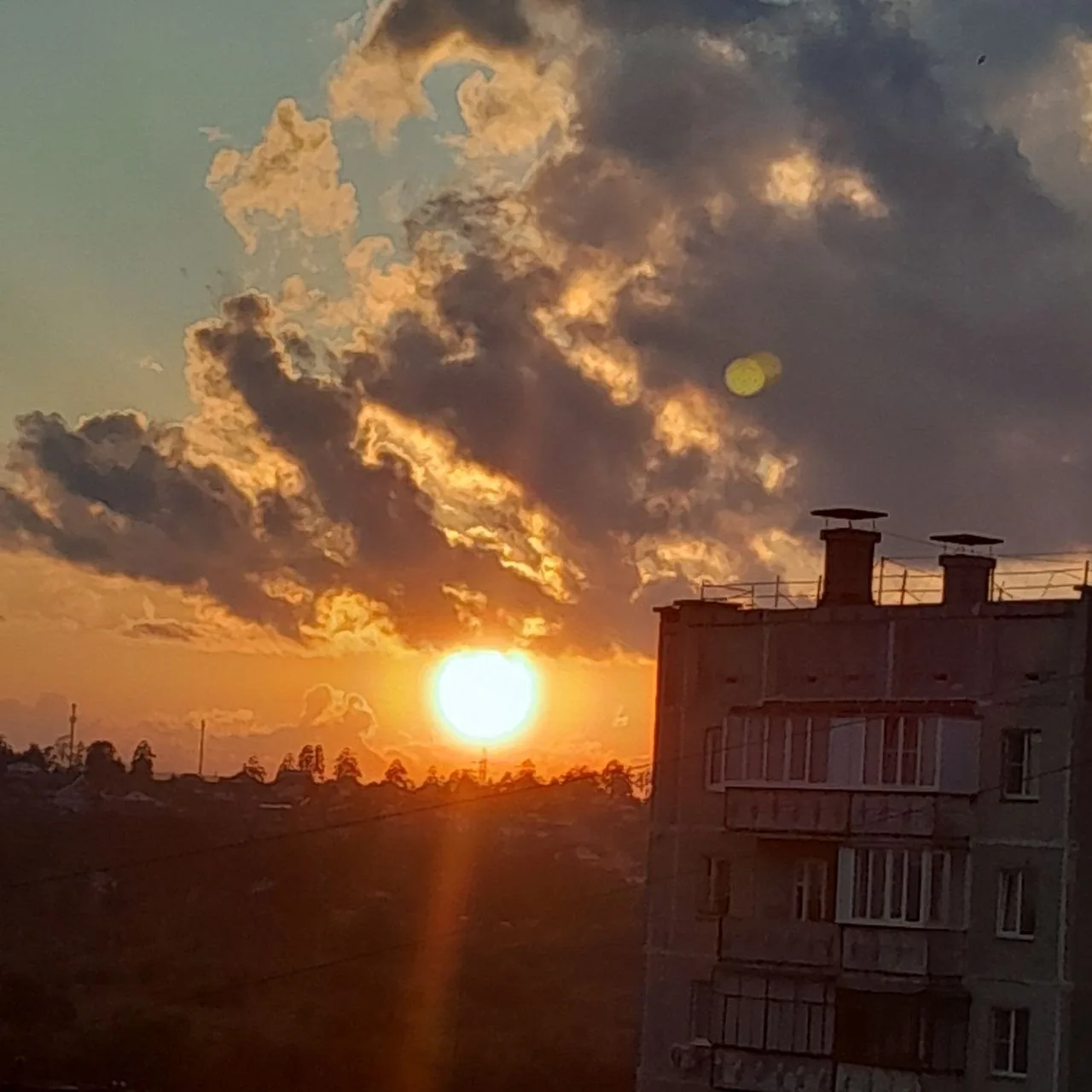 Ух, какой денёк сегодня был! И пекло, и дождь с градом — знаю, знаю, не во всех районах, но природа 