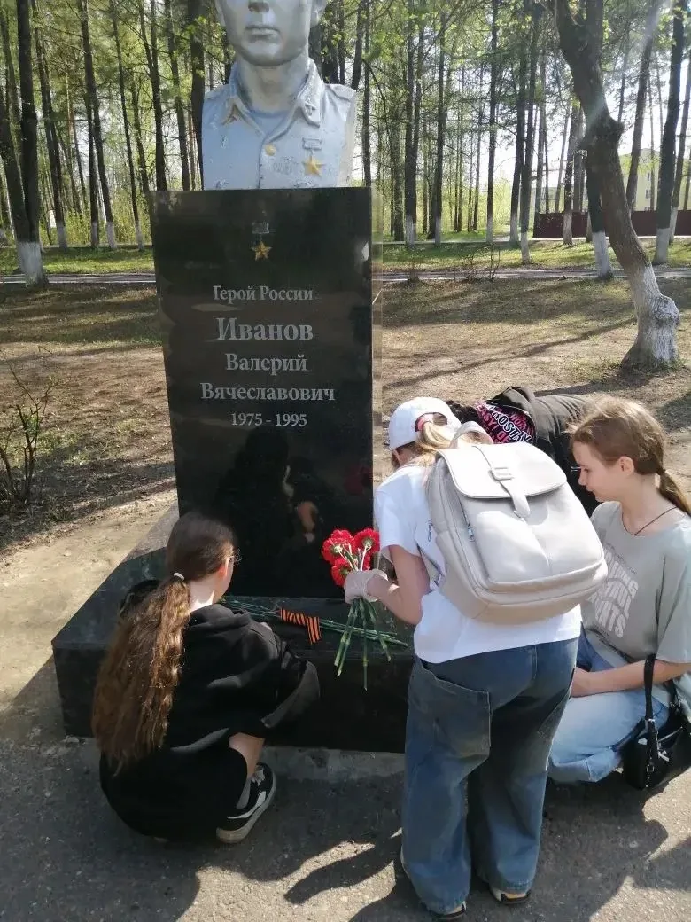 ❤️ Память в наших делах!  Вчера ученики 5Б класса вместе со своим классным руководителем Комлевой Юл