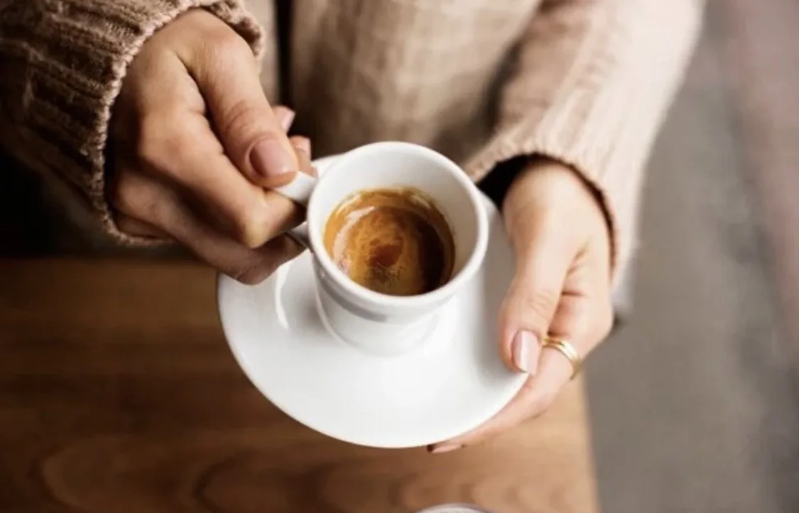 КАФЕЗИНЬЮ (от порт. cafezinho - «кофеёк») - традиционный бразильский крепкий кофейный н...
