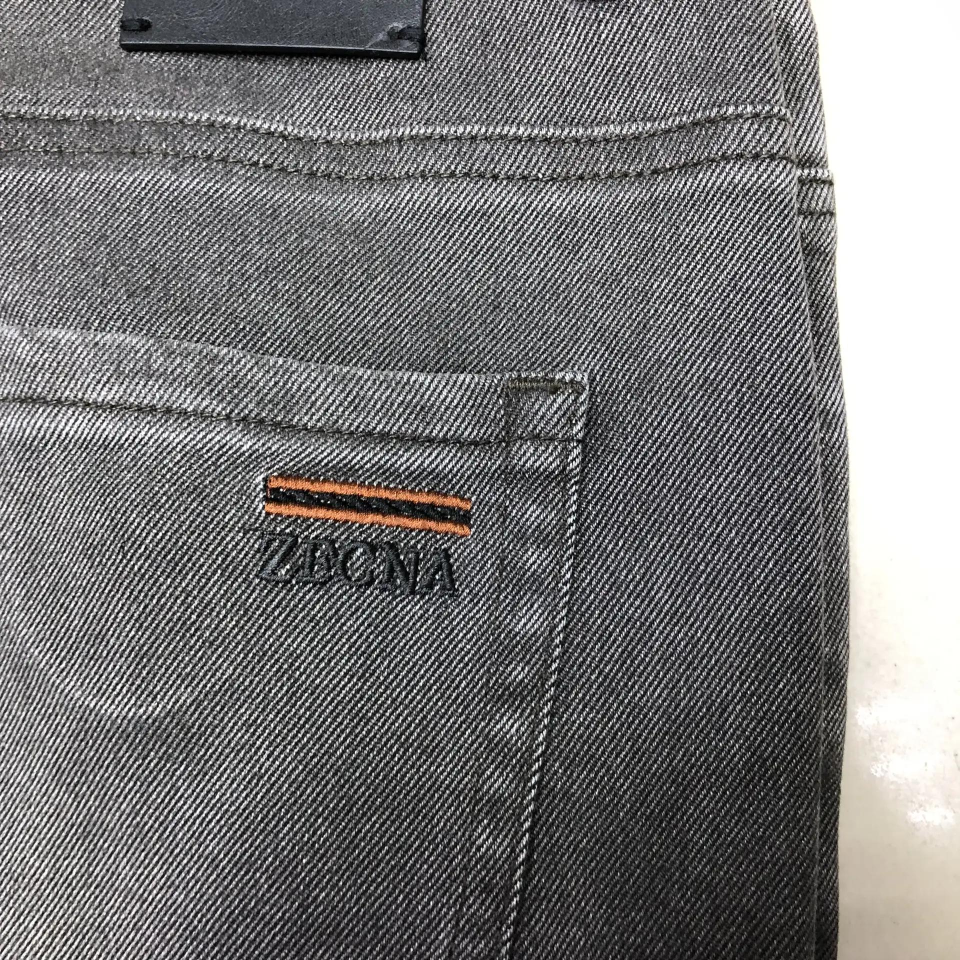 Джинсы Zegna

Цена: 3800₽

Мы находимся:
г. Иркутск, ул. Волжская, 15
ТЦ «Оранж», 2 этаж, бутик 235
