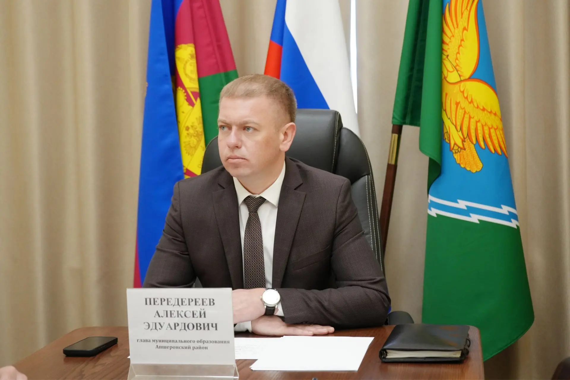 Провел очередной личный приём граждан. Сегодня рассмотрели земельные вопросы и оказание поддержки пе