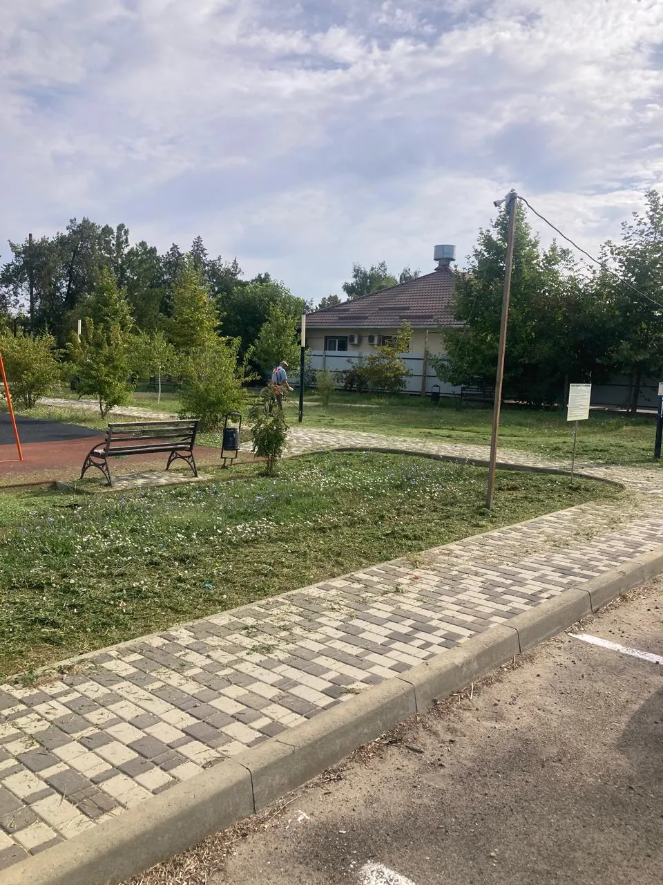 На территории Черноерковского с/п продолжаются работы по наведению санитарного порядка ...