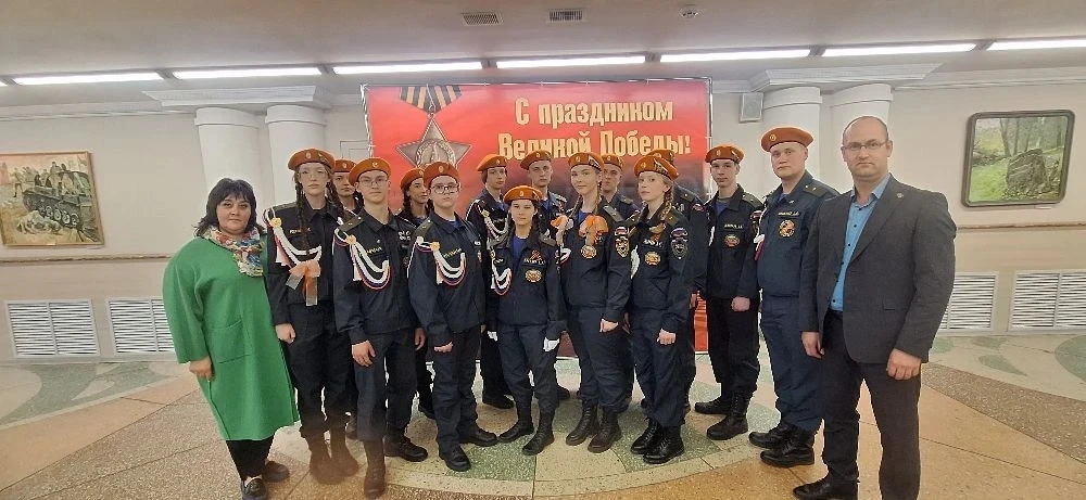 Сегодня, 8 мая,  участники движения "Школа безопасности" приняли участие в торжественном мероприятии
