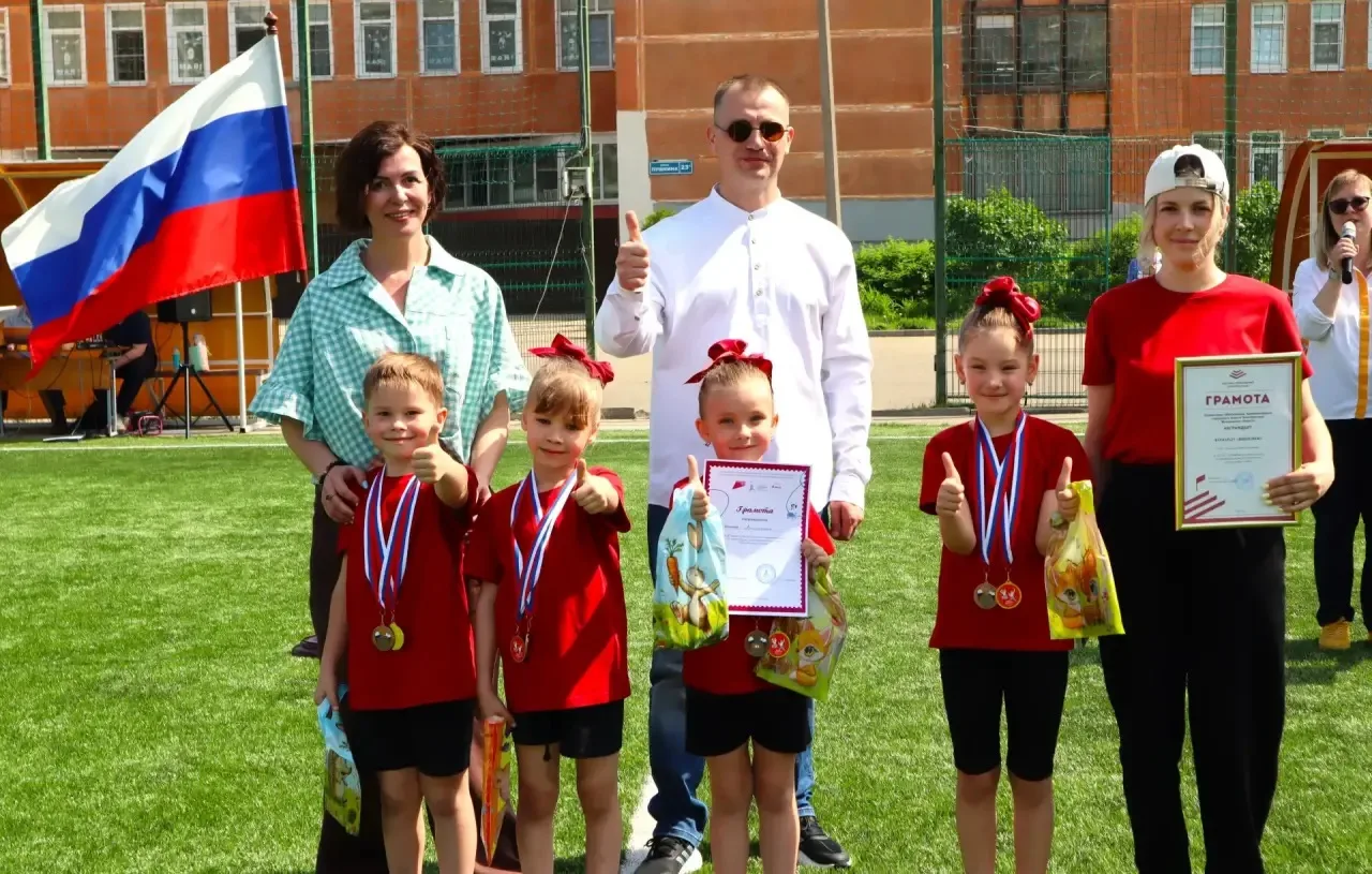 🏃🤸«ПРЫГАЙ ВЫШЕ ГОЛОВЫ»  📍На футбольном поле школы №11 царила атмосфера радости, спортивного задора и