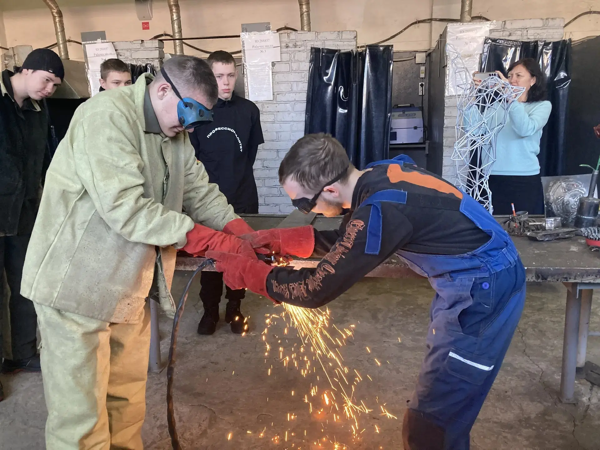 День профессий в ОГТК: девятиклассники МБОУ «СОШ №31» в роли поваров и сварщиков 👨‍🍳👩‍🏭  В рамках фе