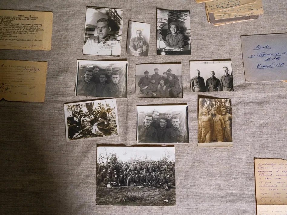 Архив фронтовика передали в Музей Победы.

Фотографии и письма участника Великой Отечественной войны