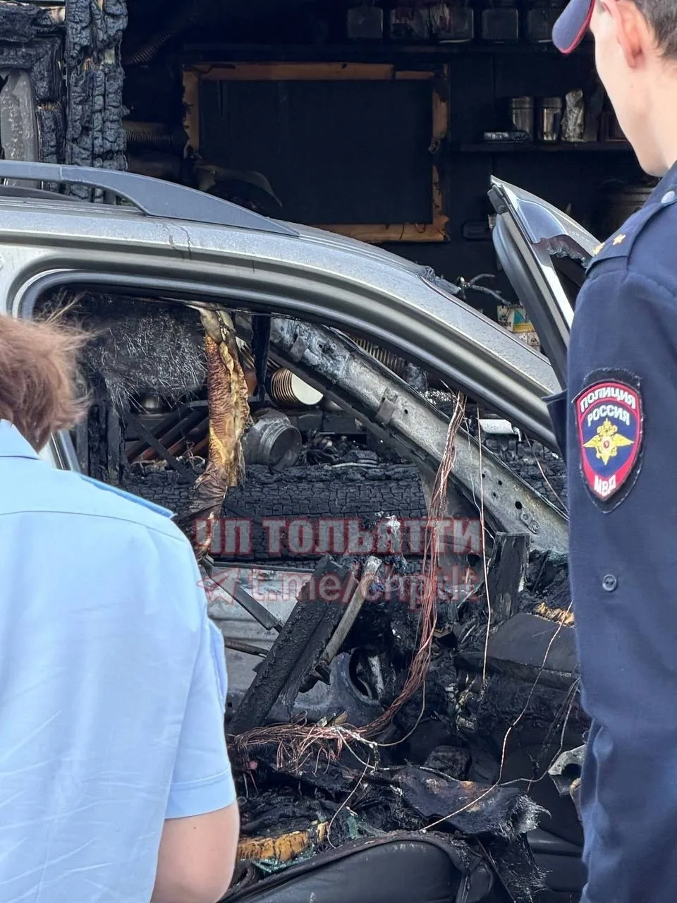 🤯Около набережной на Спортивной загорелась машина, огонь перешел на кофейню!