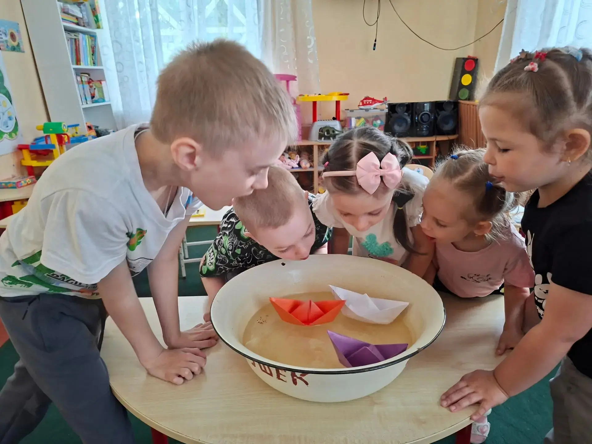 В нашем детском саду прошёл День Ветра. Не каждое природное явление может похвалиться собственным пр