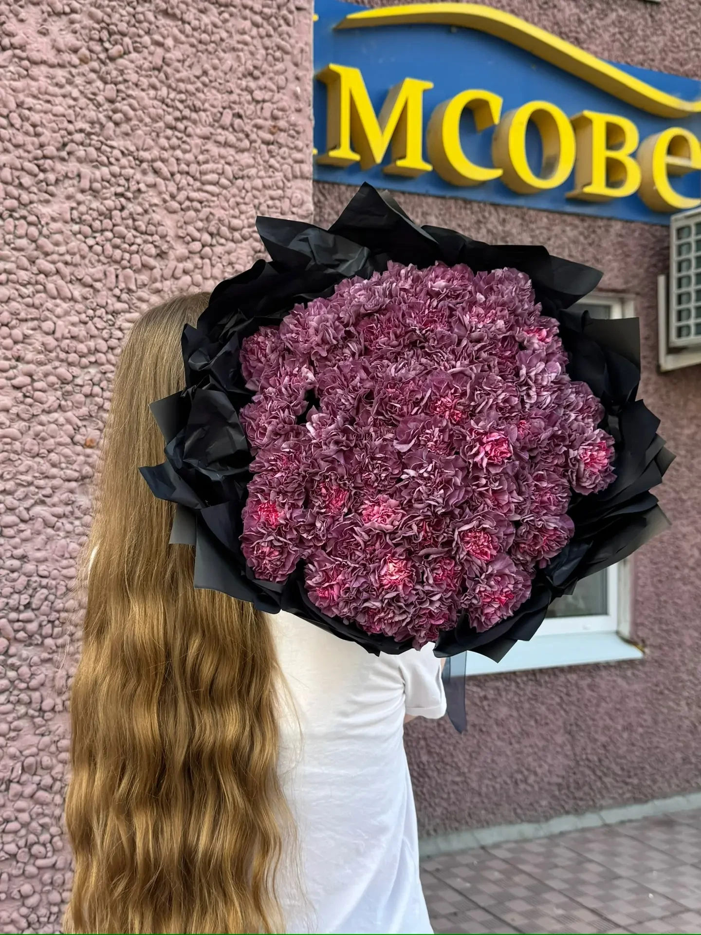 Прекрасные цветы по поводу и без!
Сделать заказ можно так:
📝 в сообщения сообщества -https://vk.com