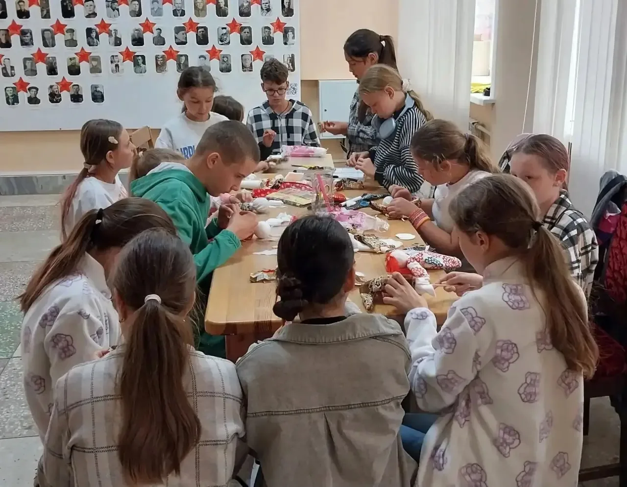 🪆 Сказка в руках

В Доме культуры села Усть-Курдюм ребята своими руками создавали Петрушку — весело