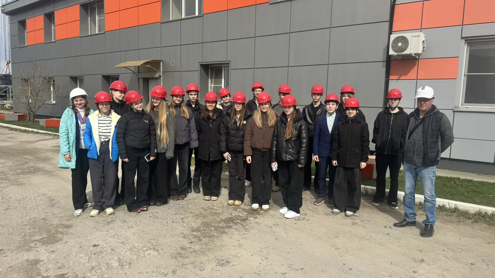 🏗️  Экскурсия на Киришский домостроительный комбинат  В рамках профориентационной недели «Без турник