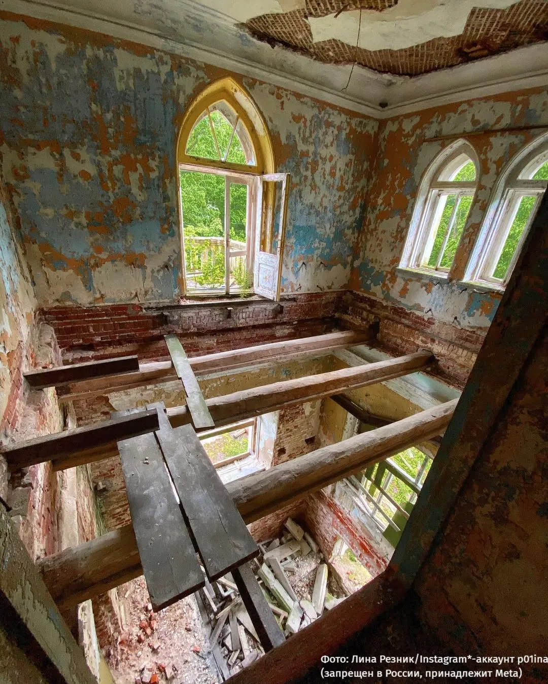 🏰Усадьба Сназина-Гаслера — замок-призрак, скрытый среди леса  Кажется, будто здесь когда-то жила ска